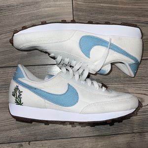 Nike day breakers white & baby blue | size 5.5 women’s